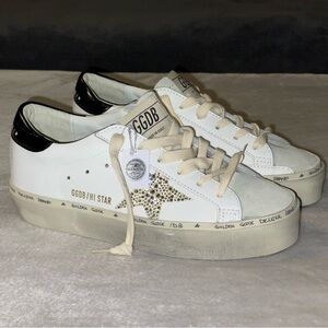 NWOT Golden Goose White and Black Distressed Sneakers NEW WITHOUT BOX